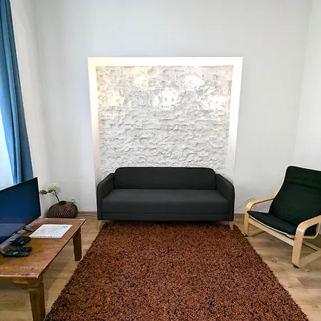Апартаменты Grecinieku Old Town Two Bedroom Рига